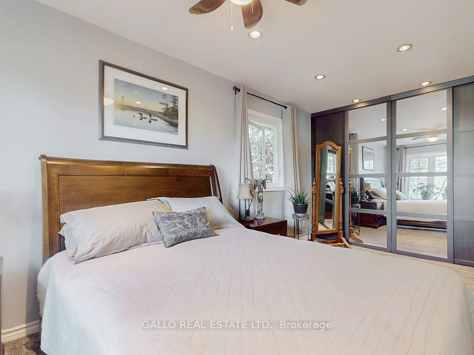 Staircase to basement - now with removable railing