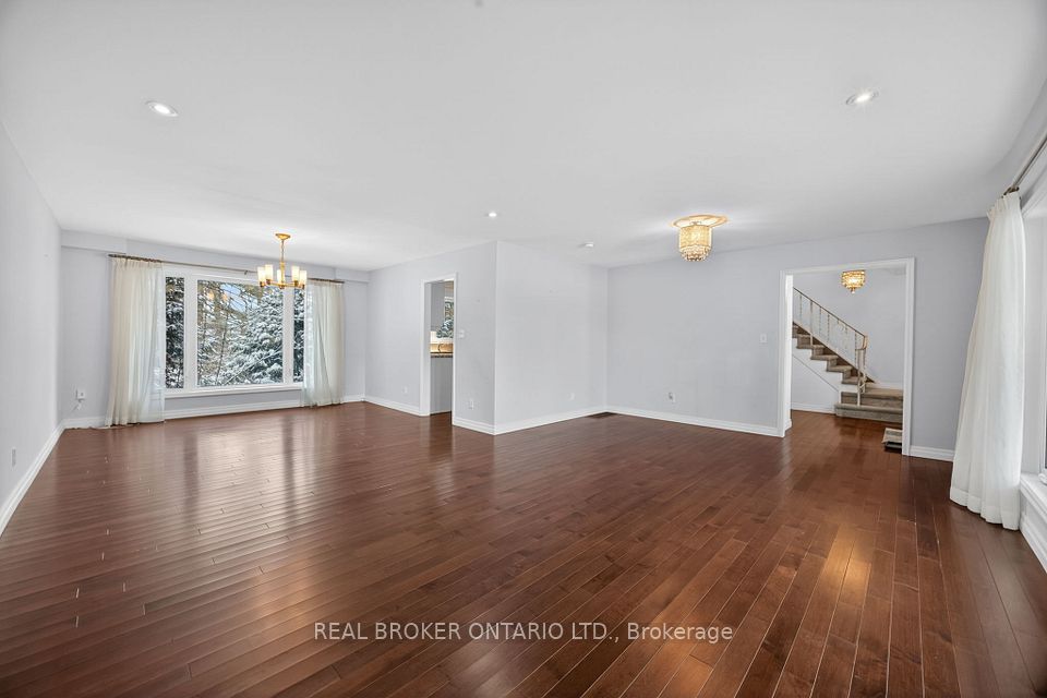 Bright Living & Dining Room