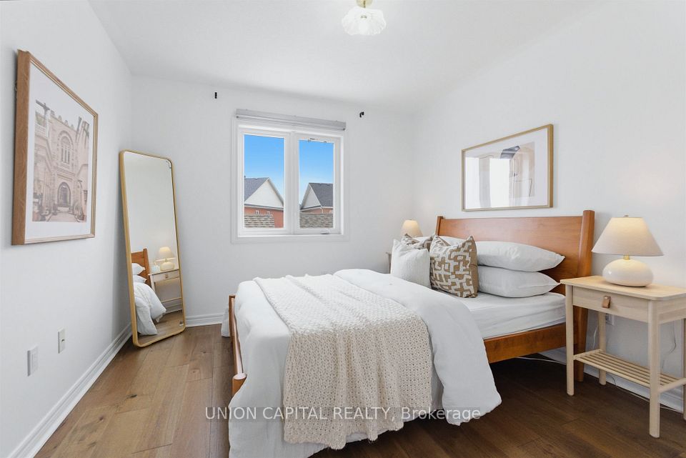 GENEROUS SIZED 2ND BEDROOM W/HRDWD FLOORS