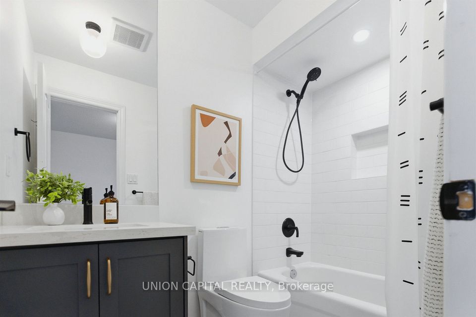 CUTE SHARED 4PC BATHROOM