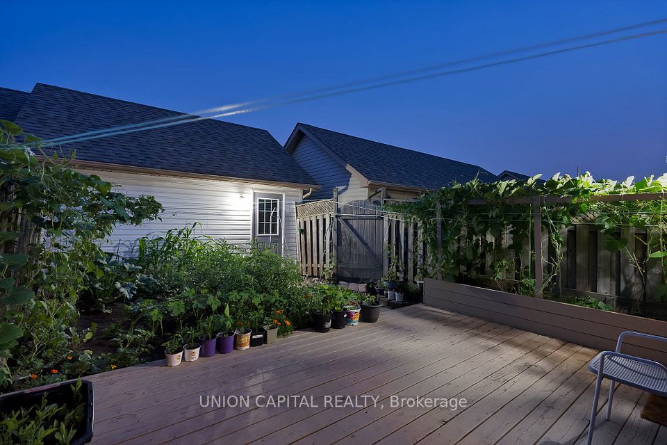 LIKE GARDENING? PERENNIALS & VEGETABLES!