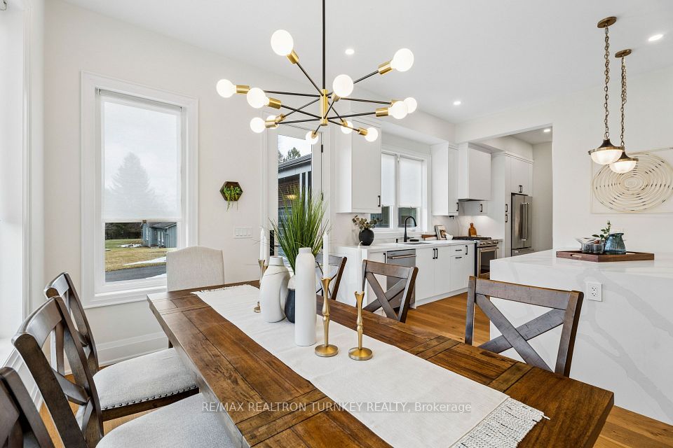 Open concept kitchen/dining area