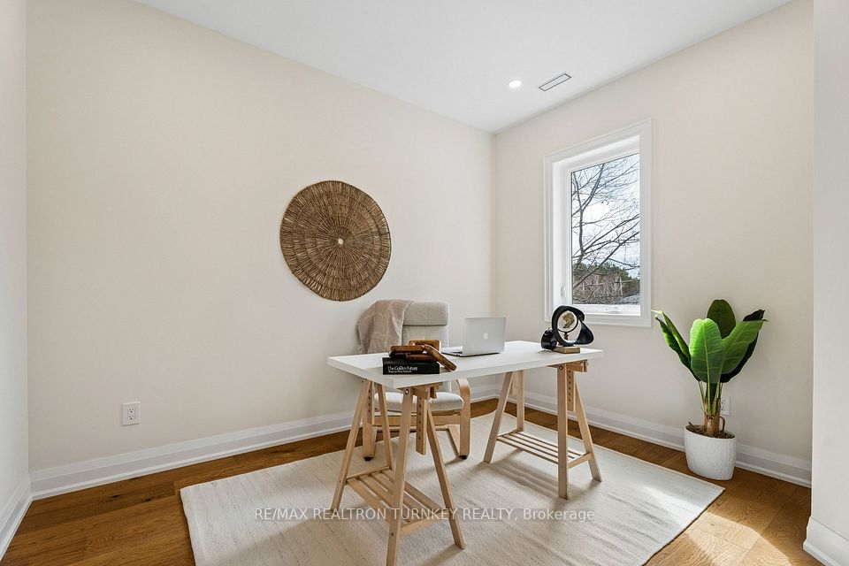 Forth bedroom or home office