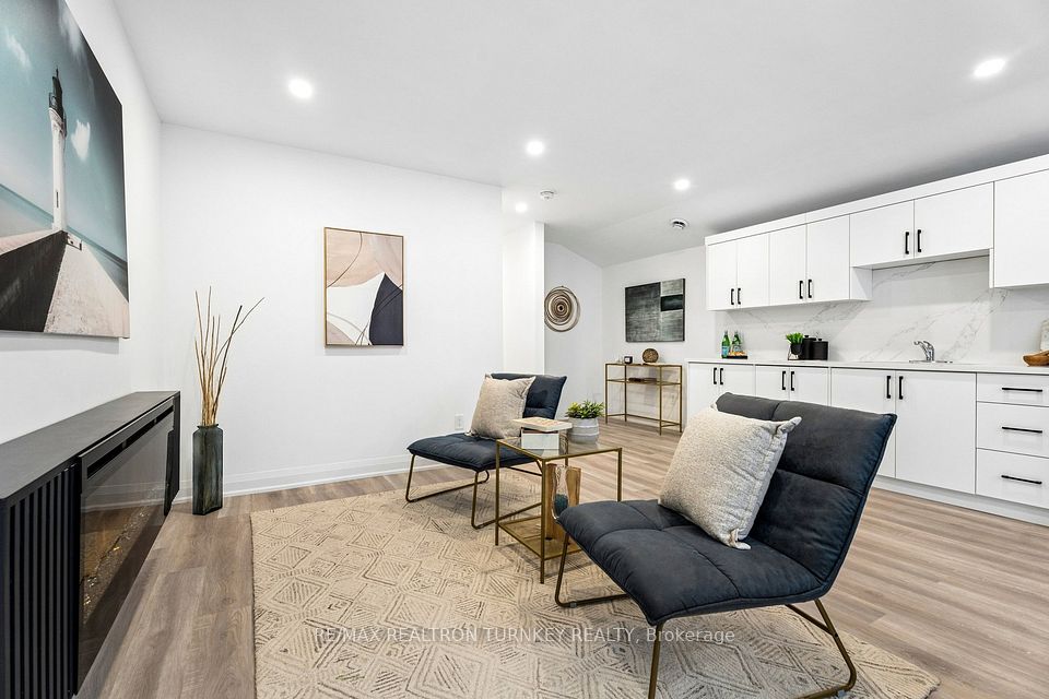 Pot lights and smooth ceilings throughout