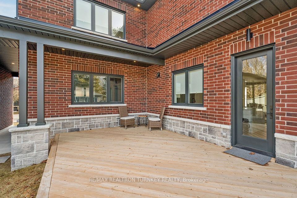 Walk out to your deck for summer bbq's!