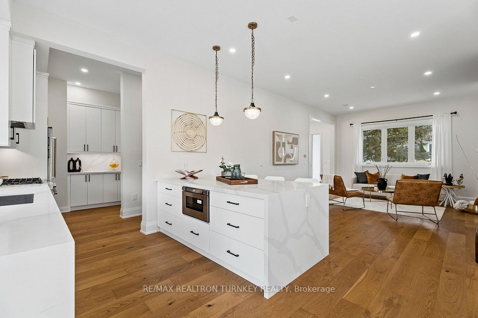 Large quartz island for entertaining