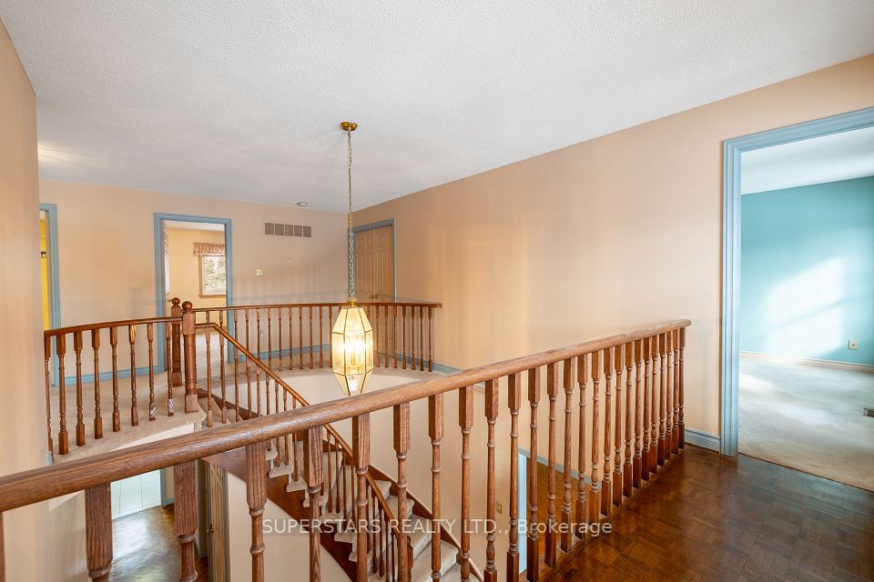 Mezzanine - Reading/Office