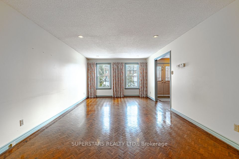 Living Room W/ Front yard View