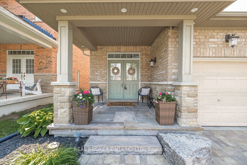 Beautifully Landscaped With Tons of Curb Appeal