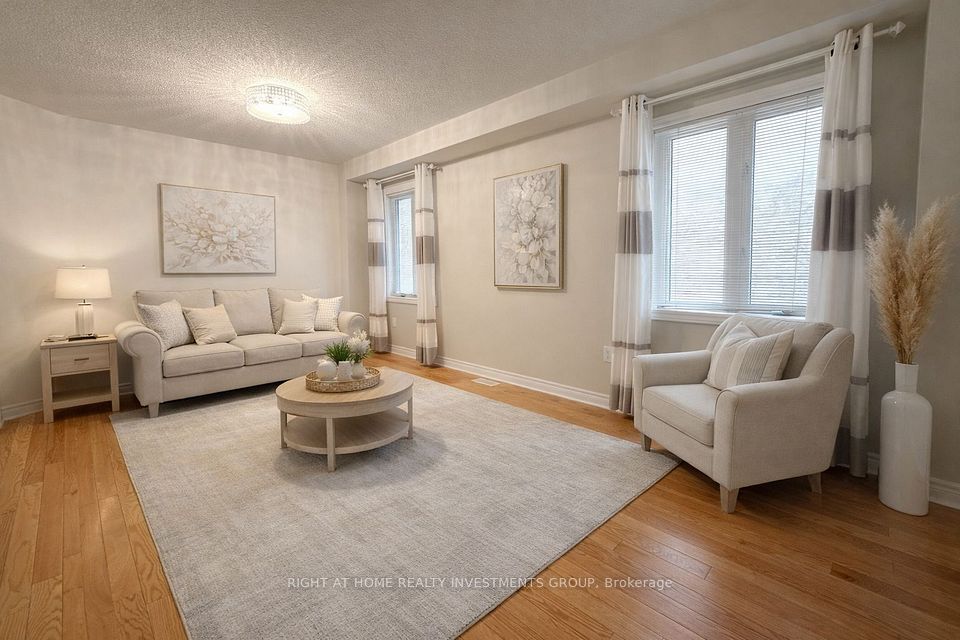 Cozy Dining/Sitting Room