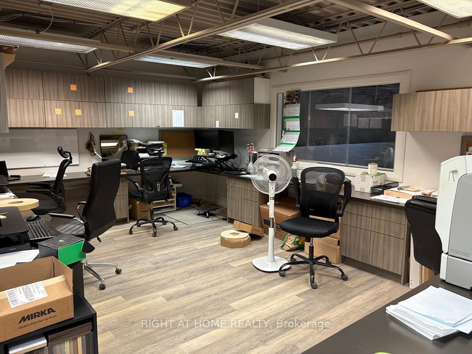 N13111412/N13111412-34.jpg