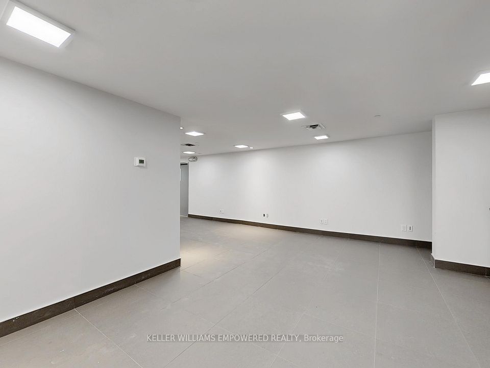 N13114024/N13114024-16.jpg