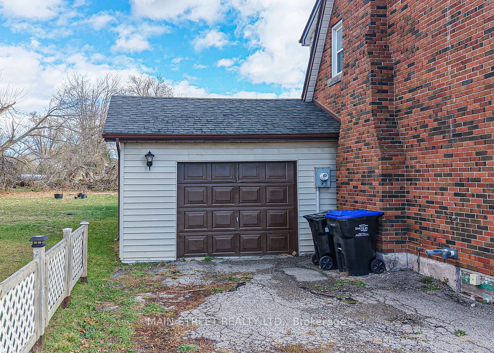 Garage with access to workshop