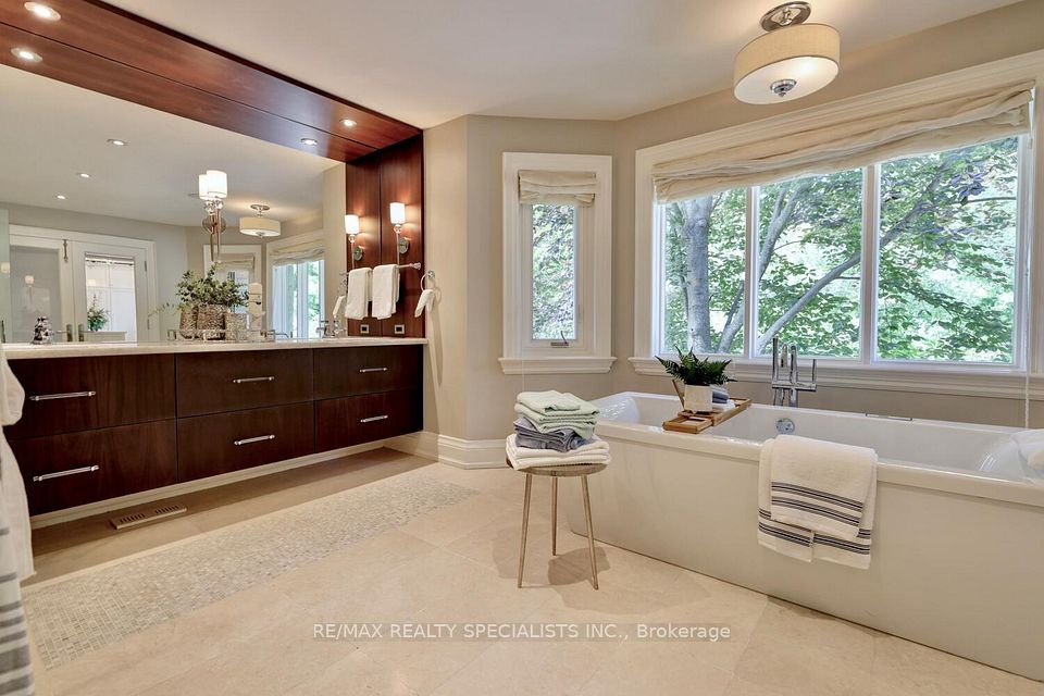 W11971617/W11971617-28.jpg.