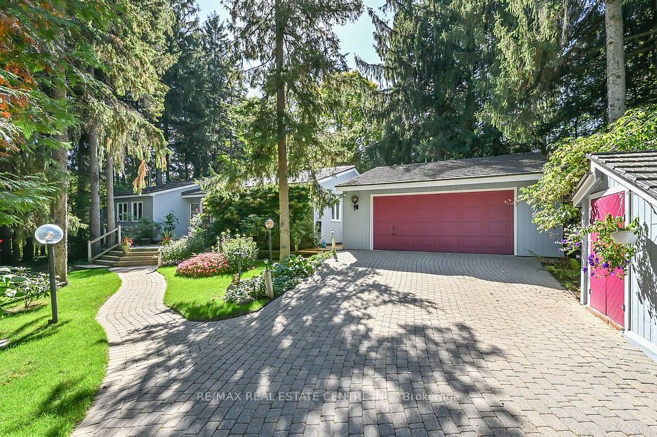 Nice Front deck area