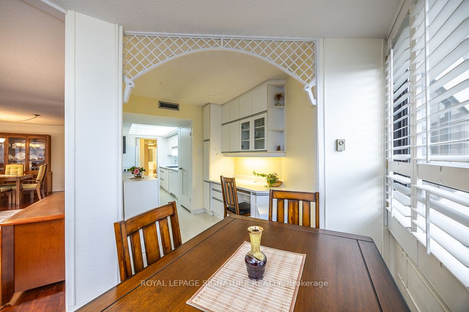 Breakfast Open To Kitchen