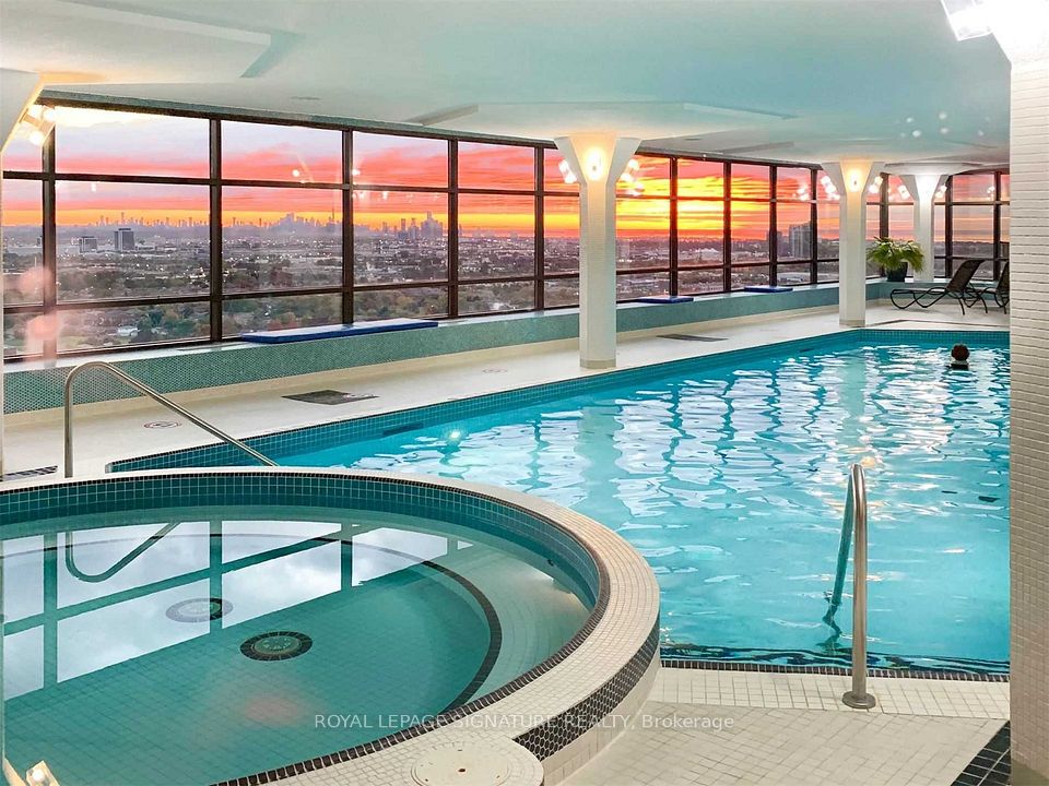 Indoor Rooftop Pool & Hot Tub