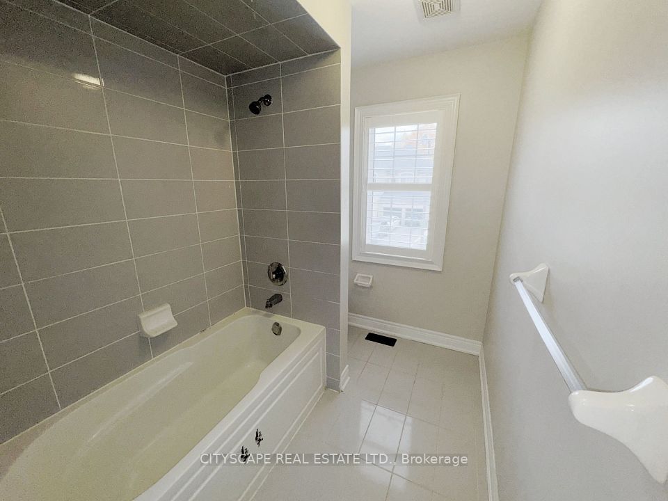 Shared Bathroom between Bedrooms #3 & #4