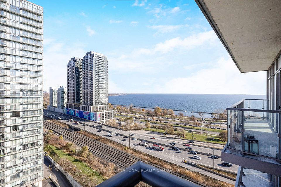 south facing view of lake ontario