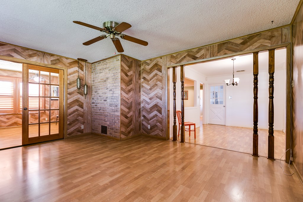 Sunroom to Bonus Room