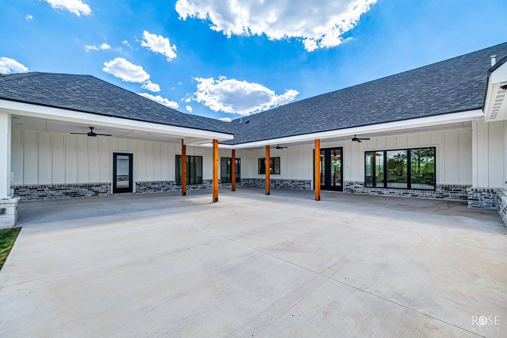 outdoor living area