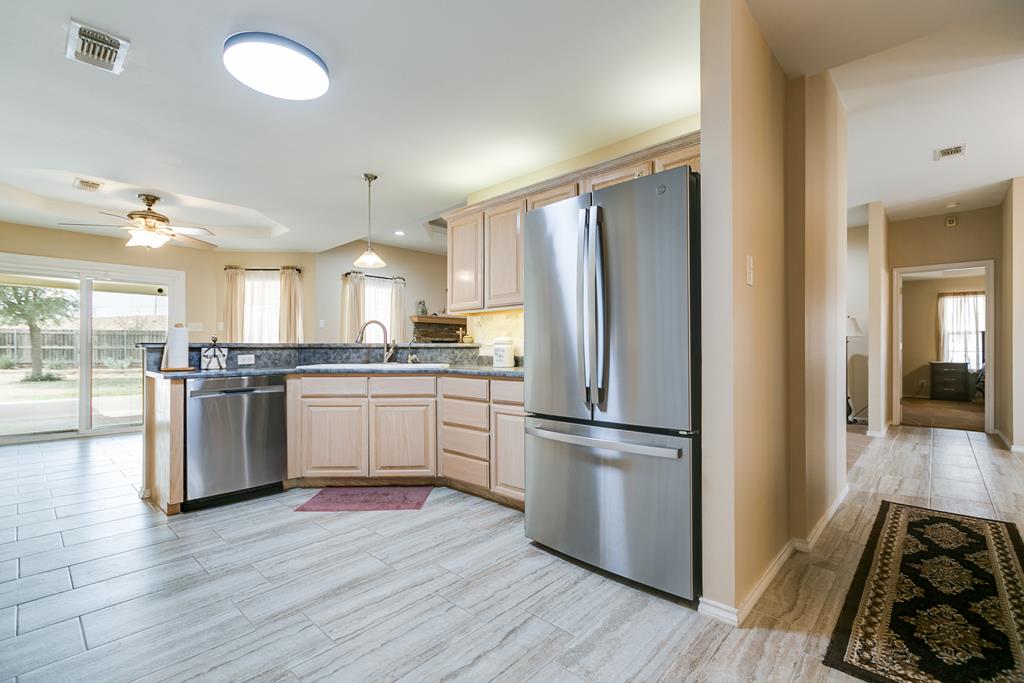 601 Burlington Road - Kitchen