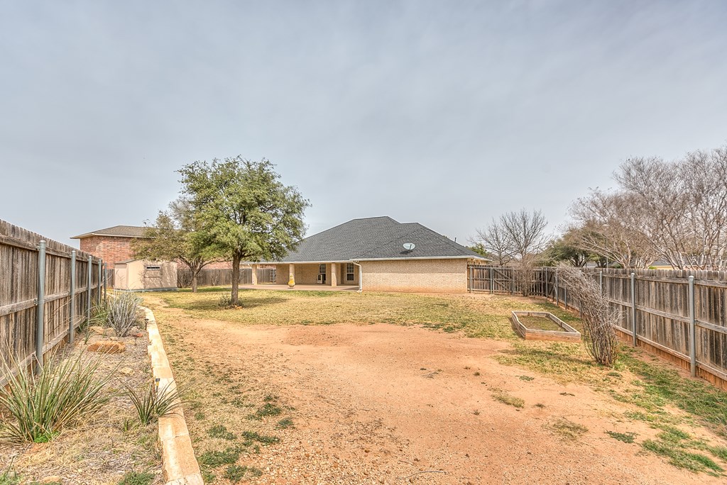 601 Burlington Road - Backyard