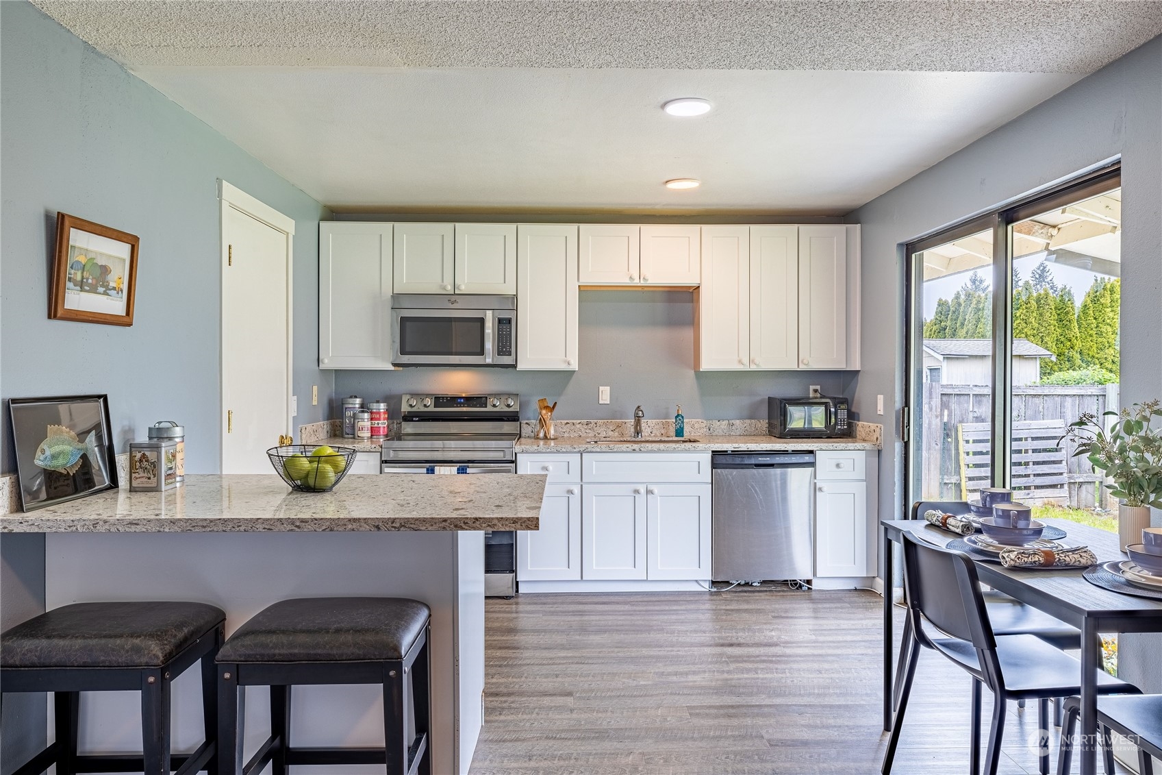 Belly up to the breakfast bar or sit at the table, you have options.