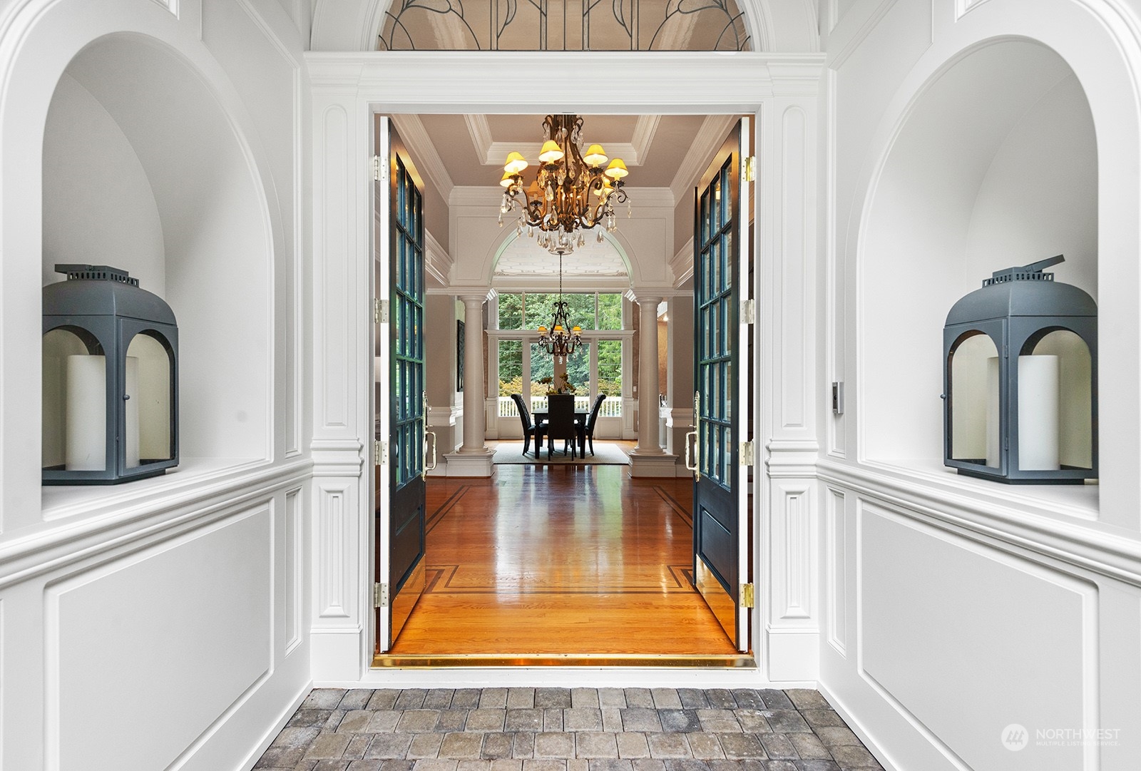 Grand Entry showcases the gorgeous hardwood floors!