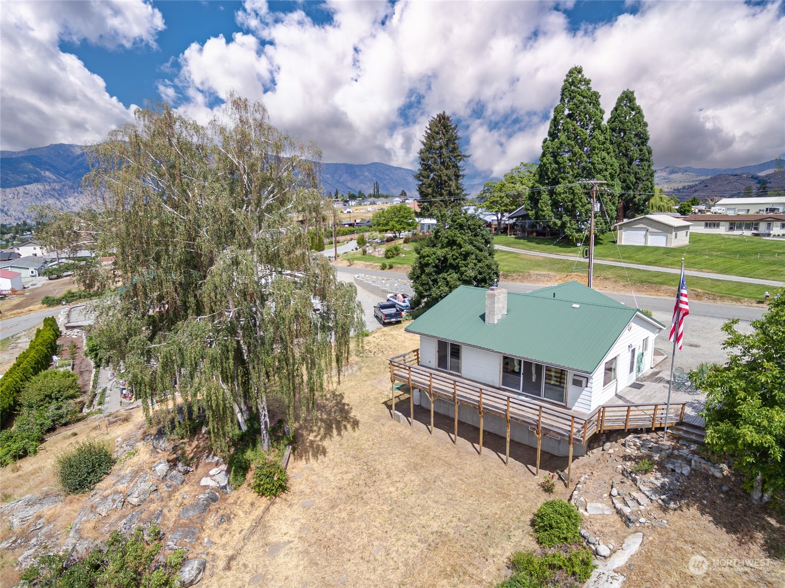 Expansive Lake Chelan Views.