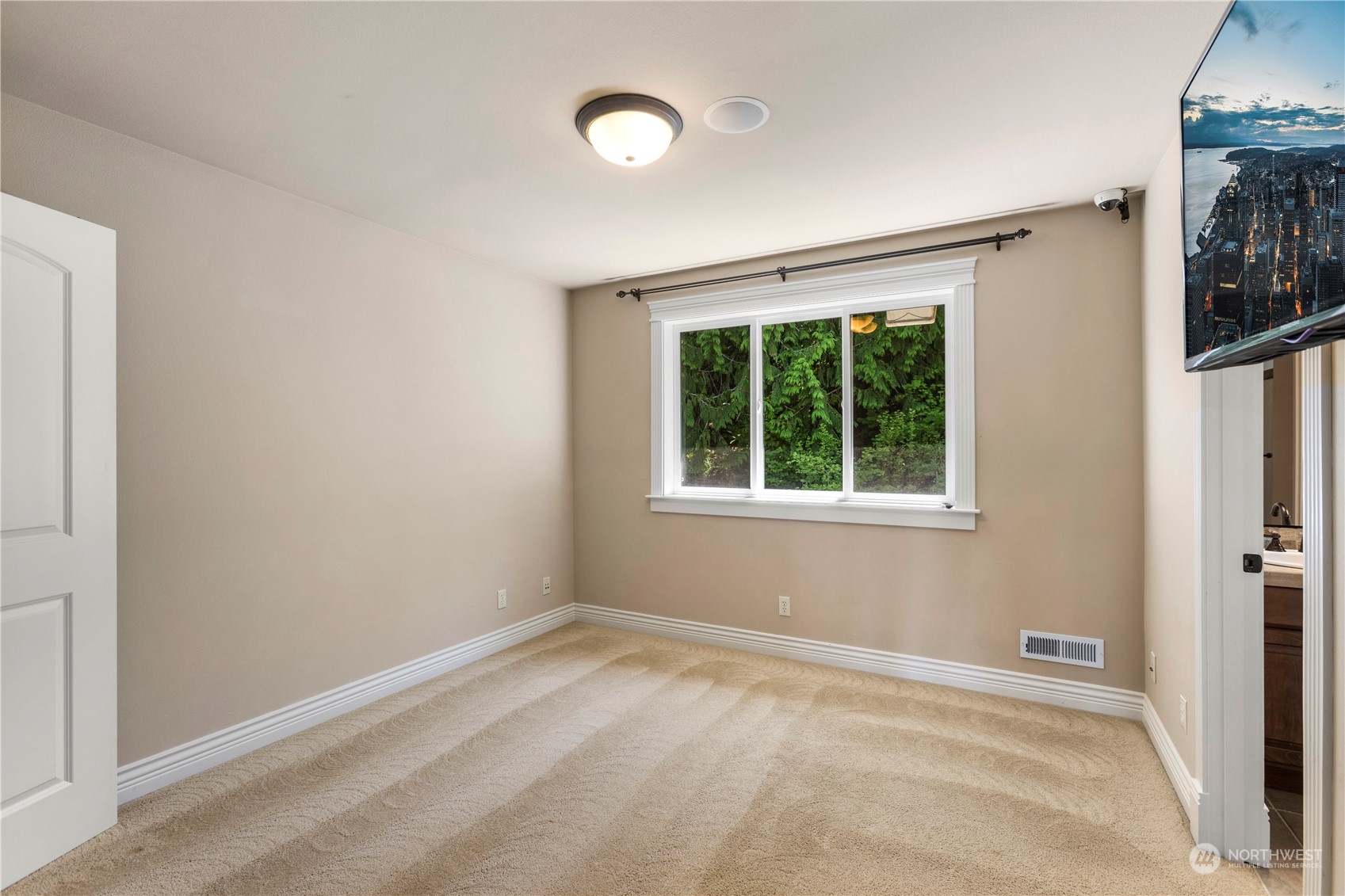 Second bedroom and third bedroom share a full bathroom (jack-n-jill style).