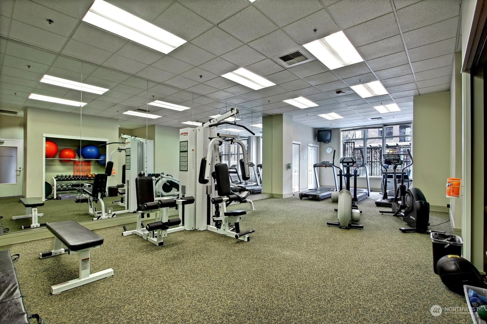 Ellington has great amenities. Your daily workout is just an elevator away!