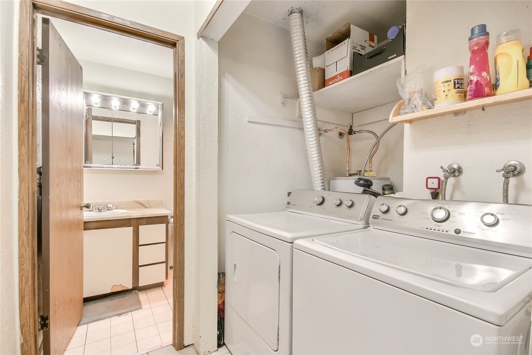 Convenient in-unit washer and dryer!