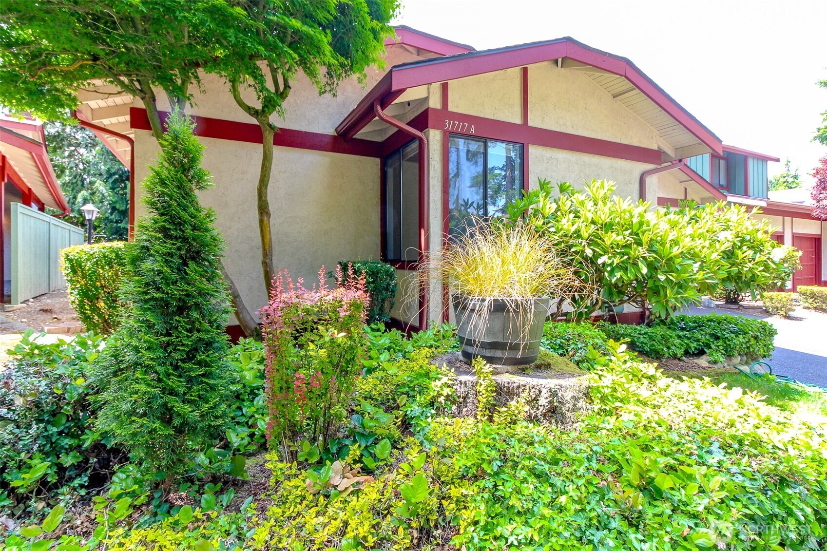 Landscape is taken care of by the HOA