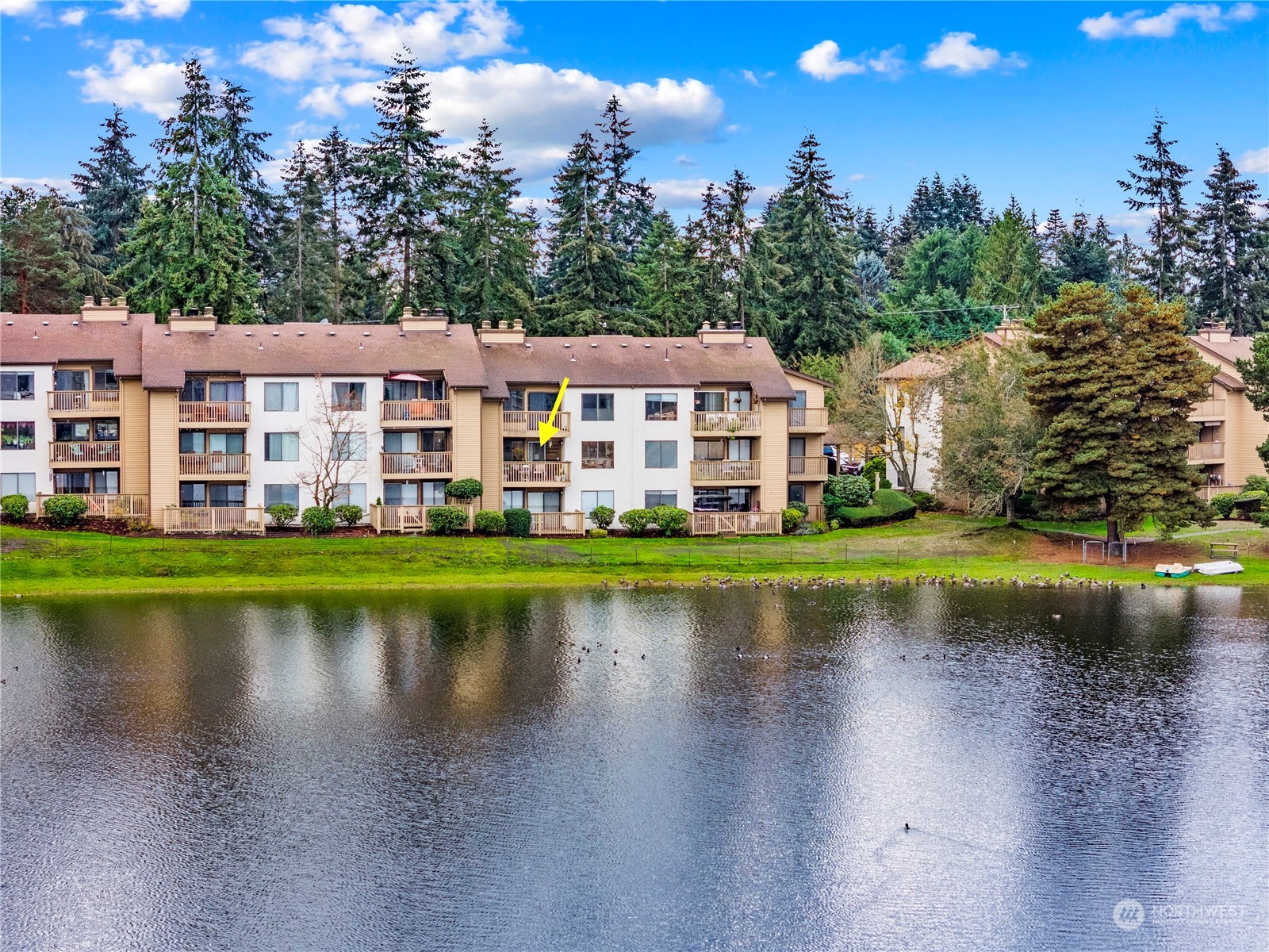 Welcome to your dream condo in the Lakeside Village community!