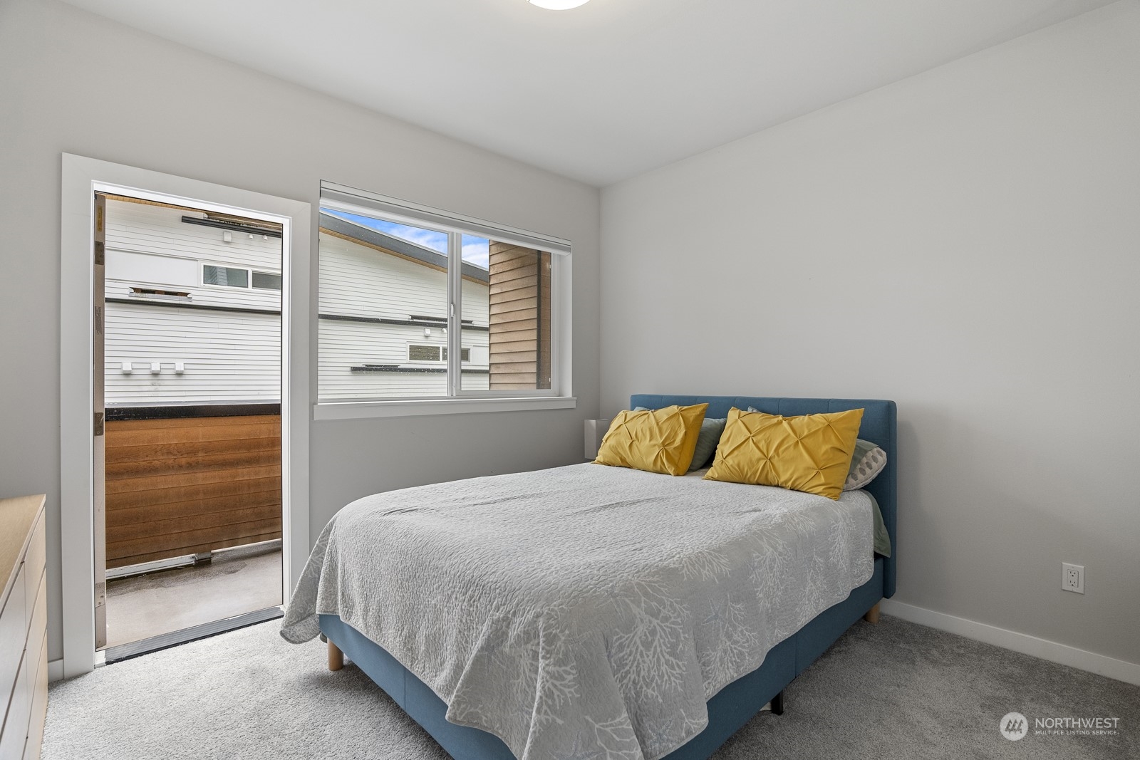 Balcony off bedroom