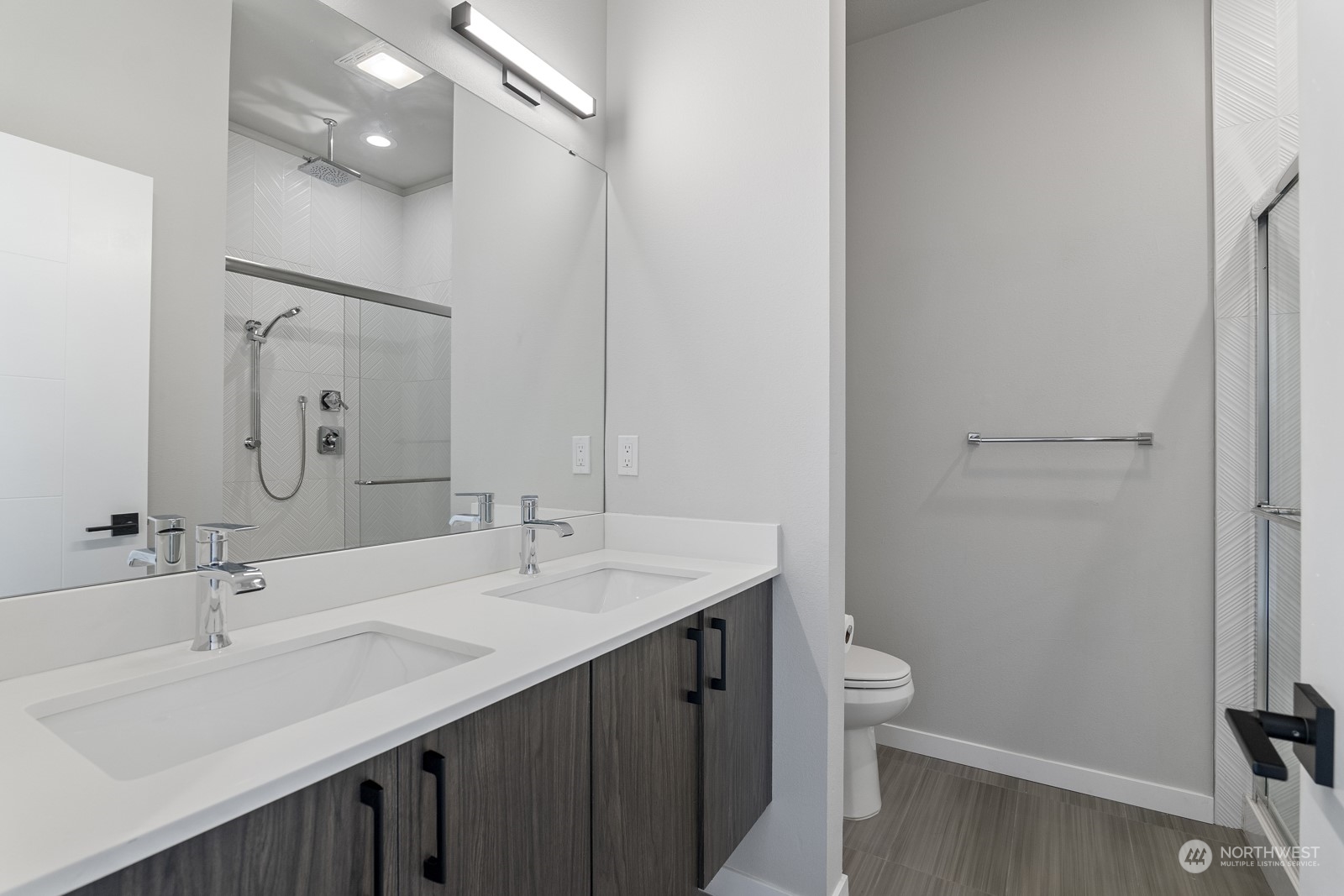 Excellent bathrooms