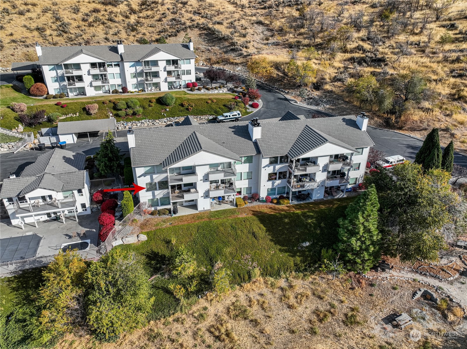 Desirable Complex with pool and and hot tub