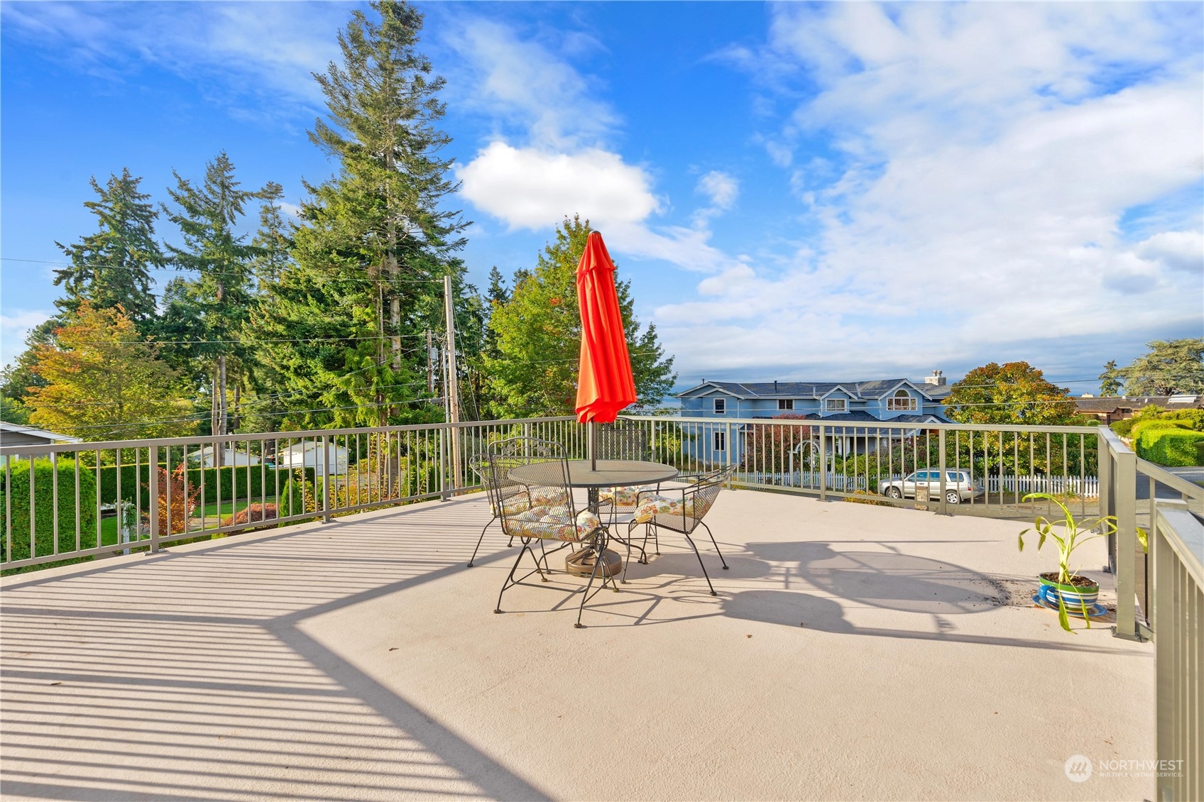 View deck above the 3 car garage.