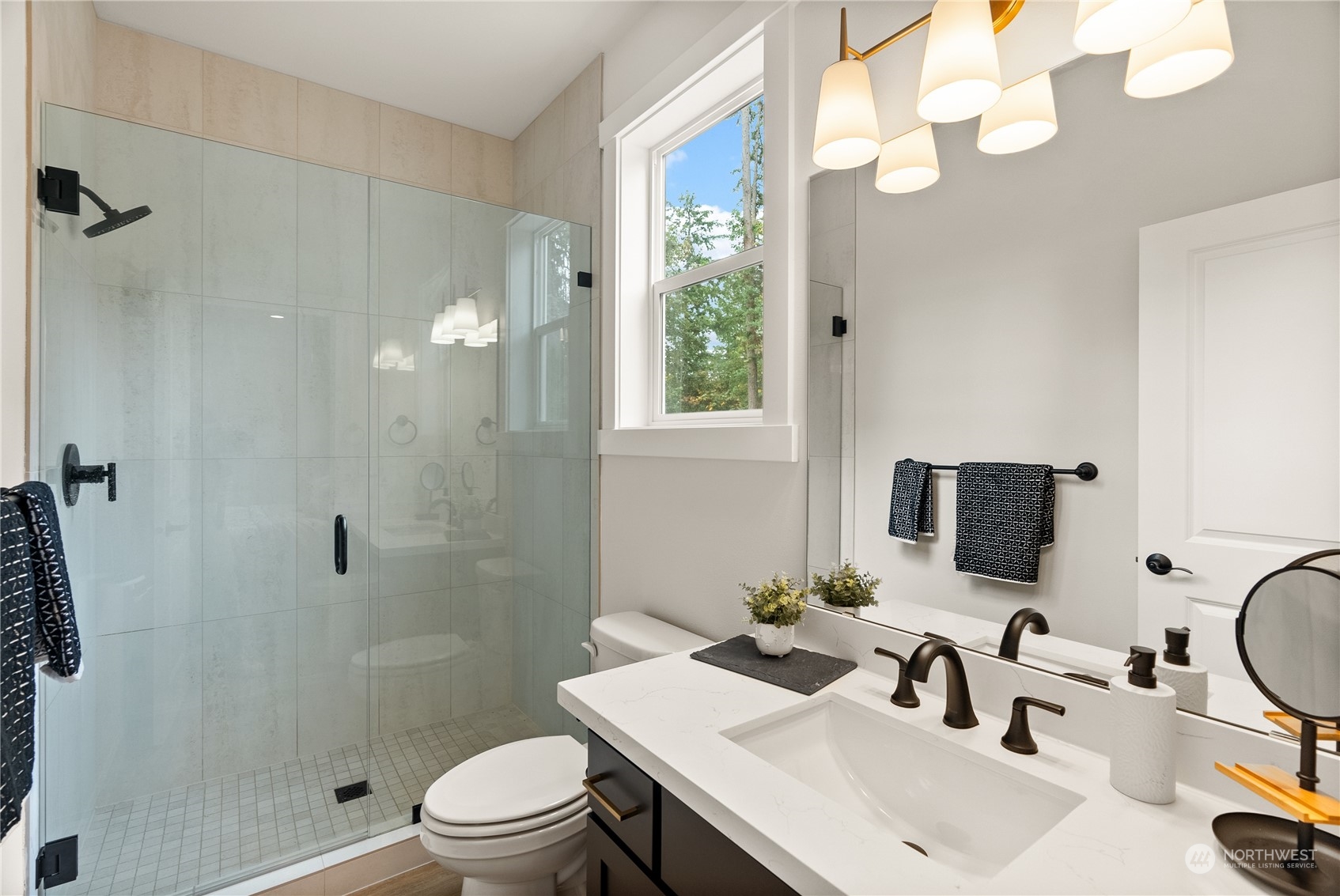 Main Floor Junior Suite Bathroom