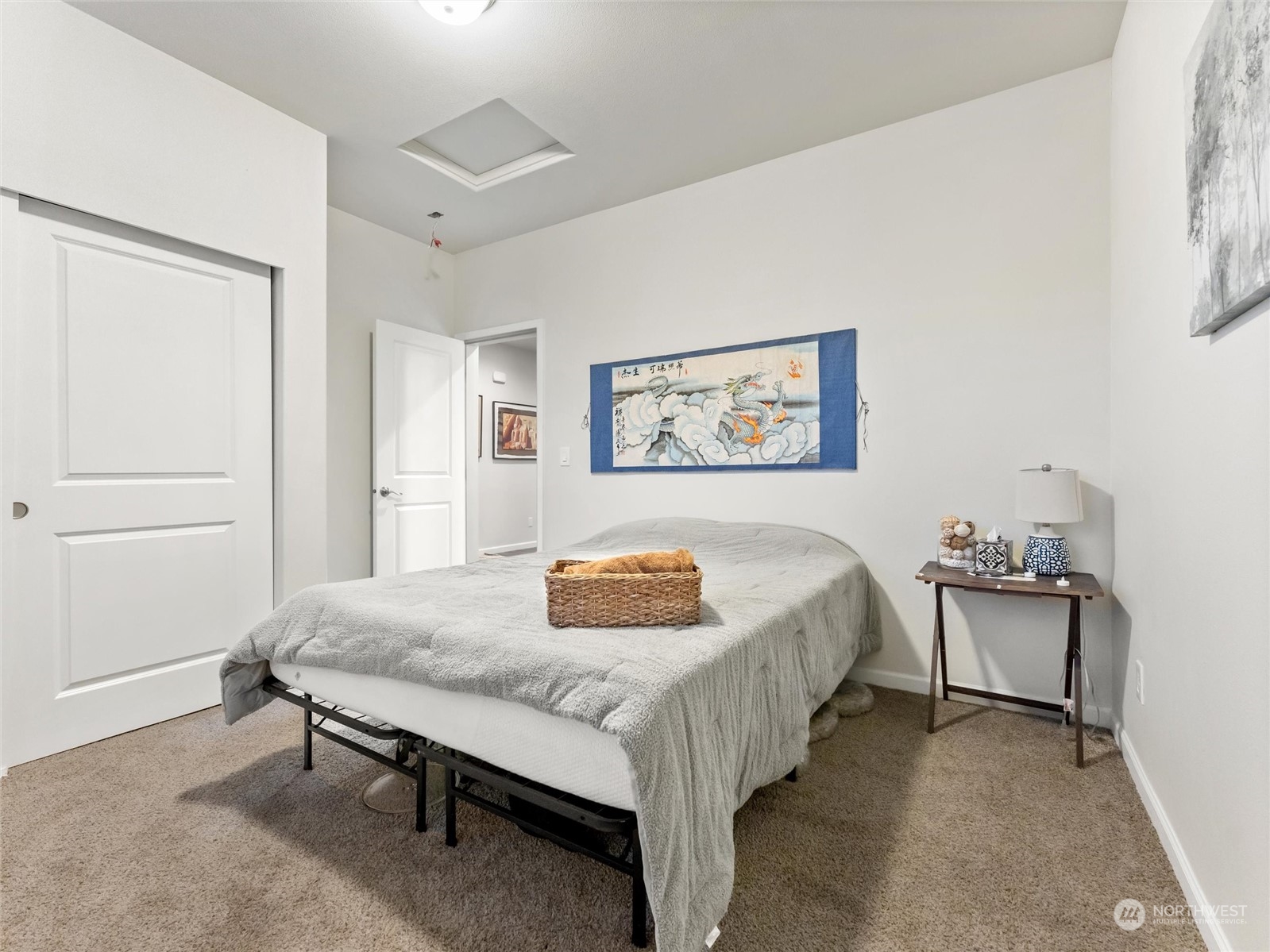 guest bedroom on main near front of house