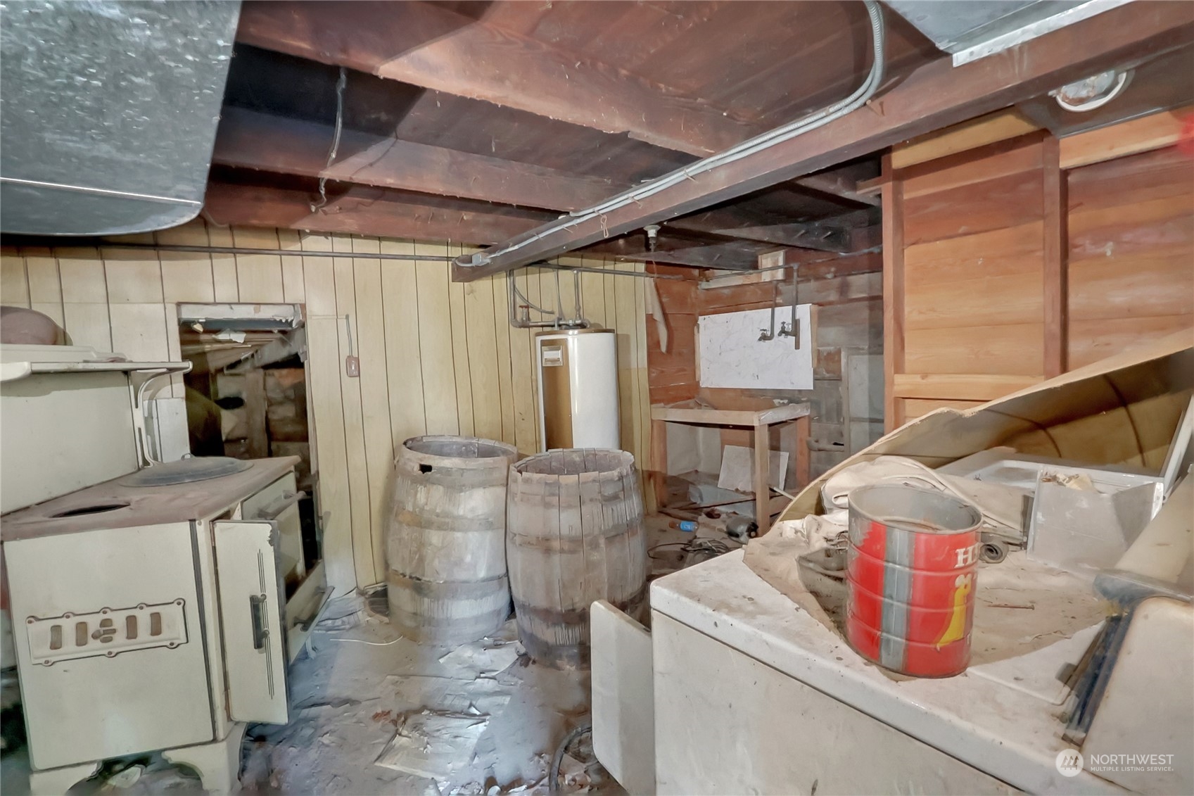 Basement Laundry Room with Extra Range, Cellar (?) and additional plumbing.