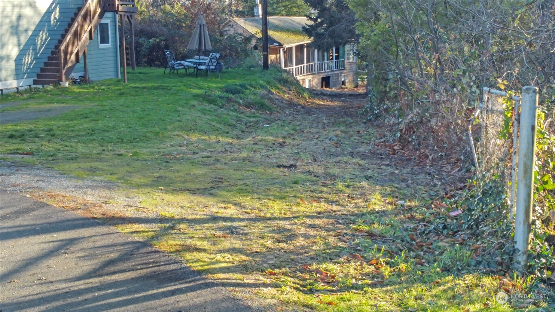 Driveway Entrance to the home.