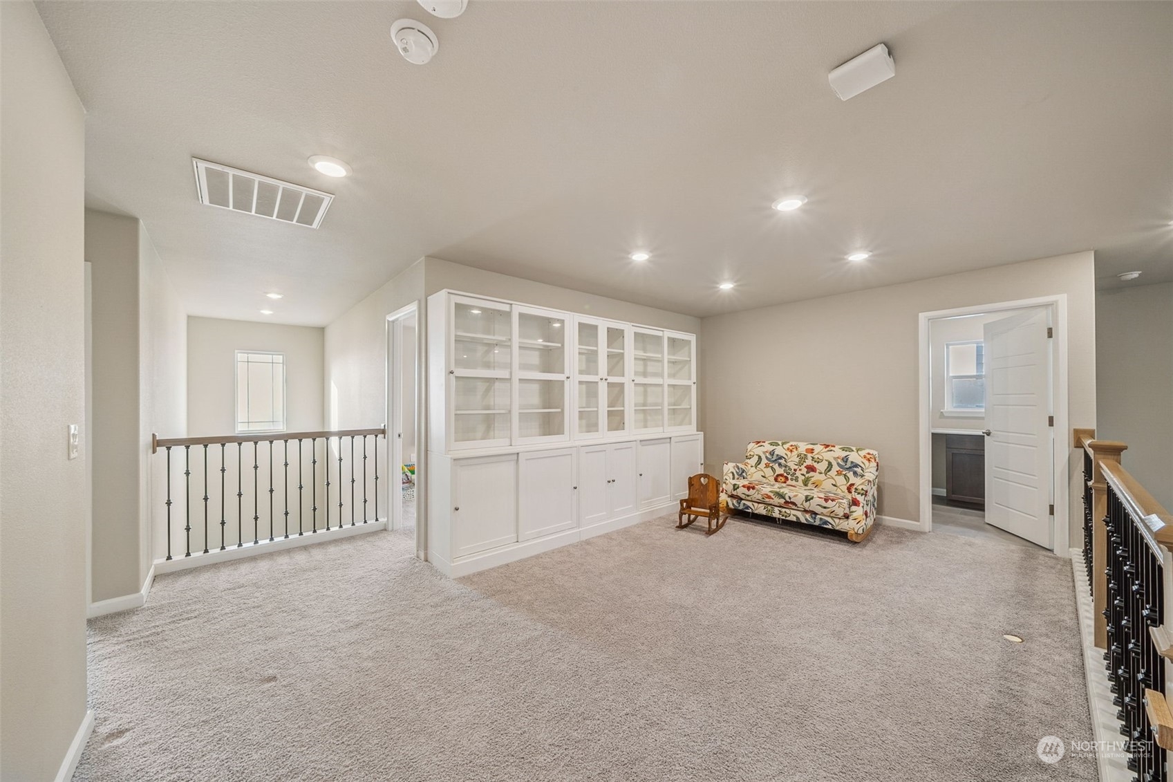 Huge Loft Area with Built Ins