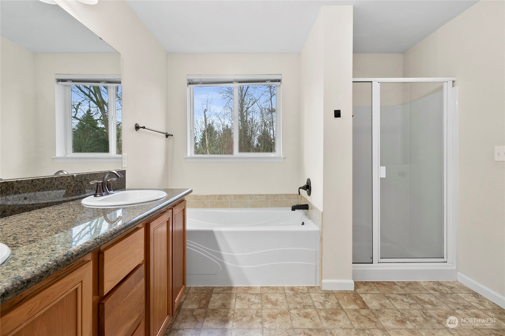 Beautiful Jet Soaked tub in primary bath.