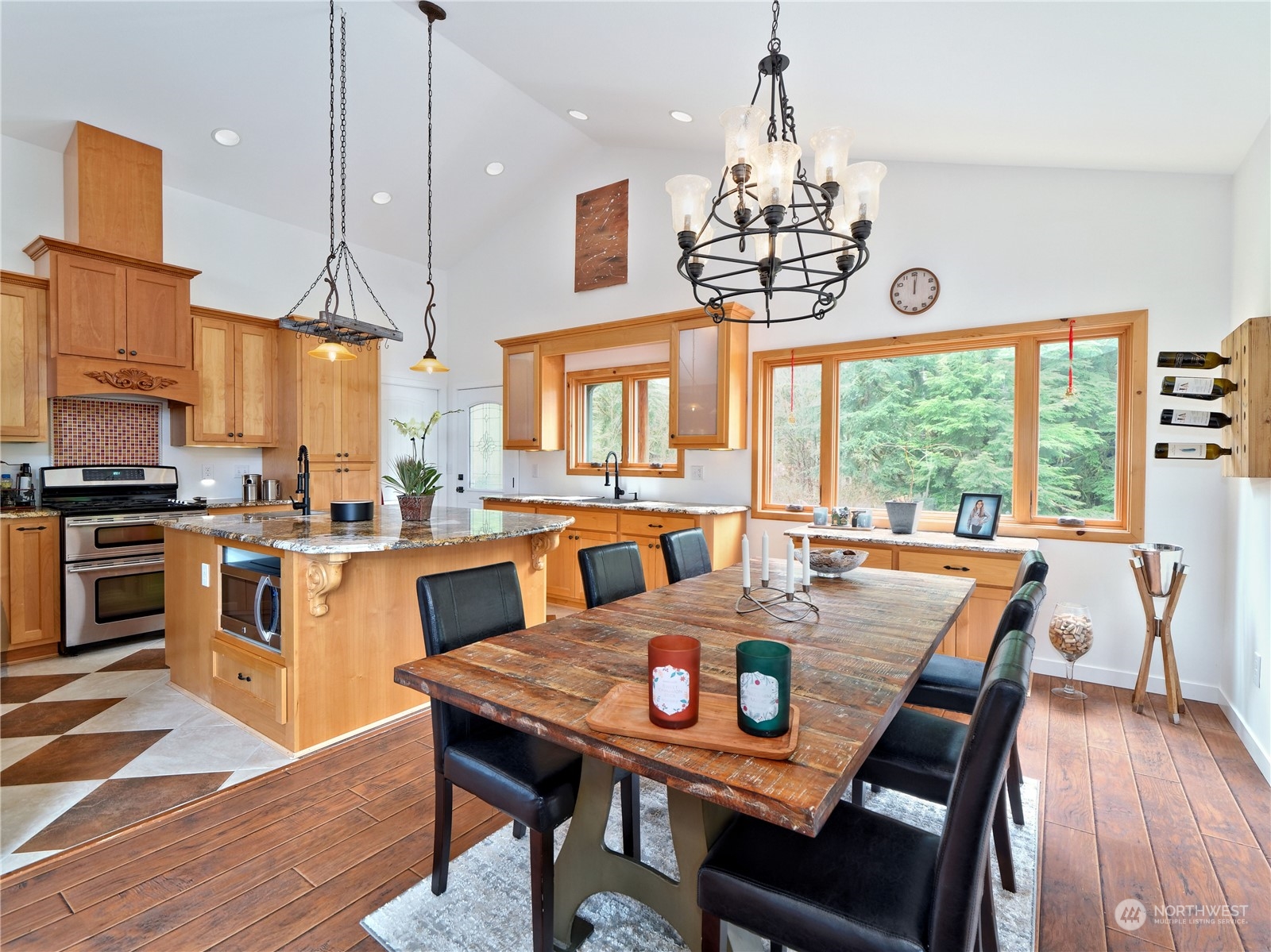 KITCHEN WITH GRANITE ISLAND