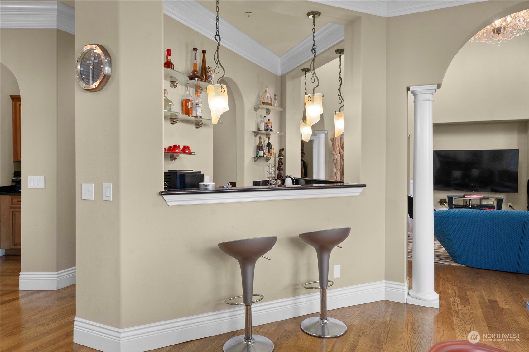 A bar area adjacent to the family room and breakfast nook