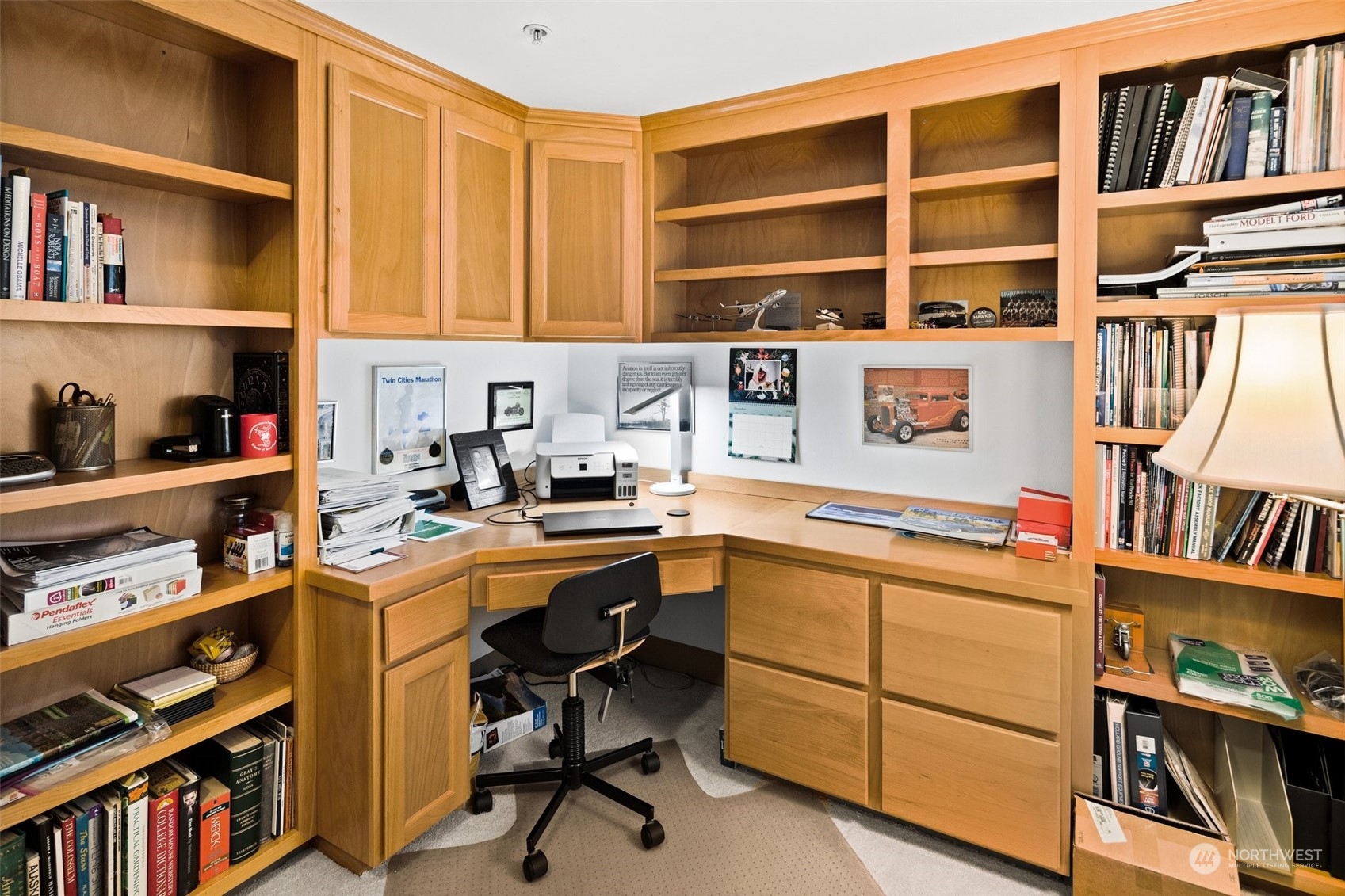 Great office area in den