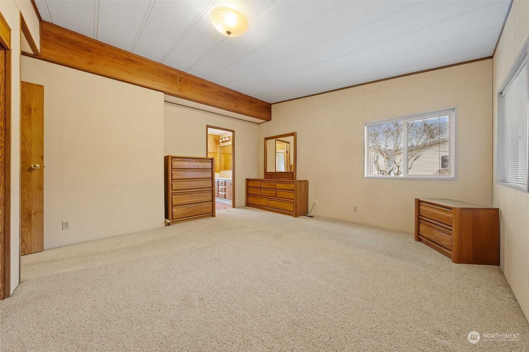 Good size kitchen with lots of cupboards and counter space.