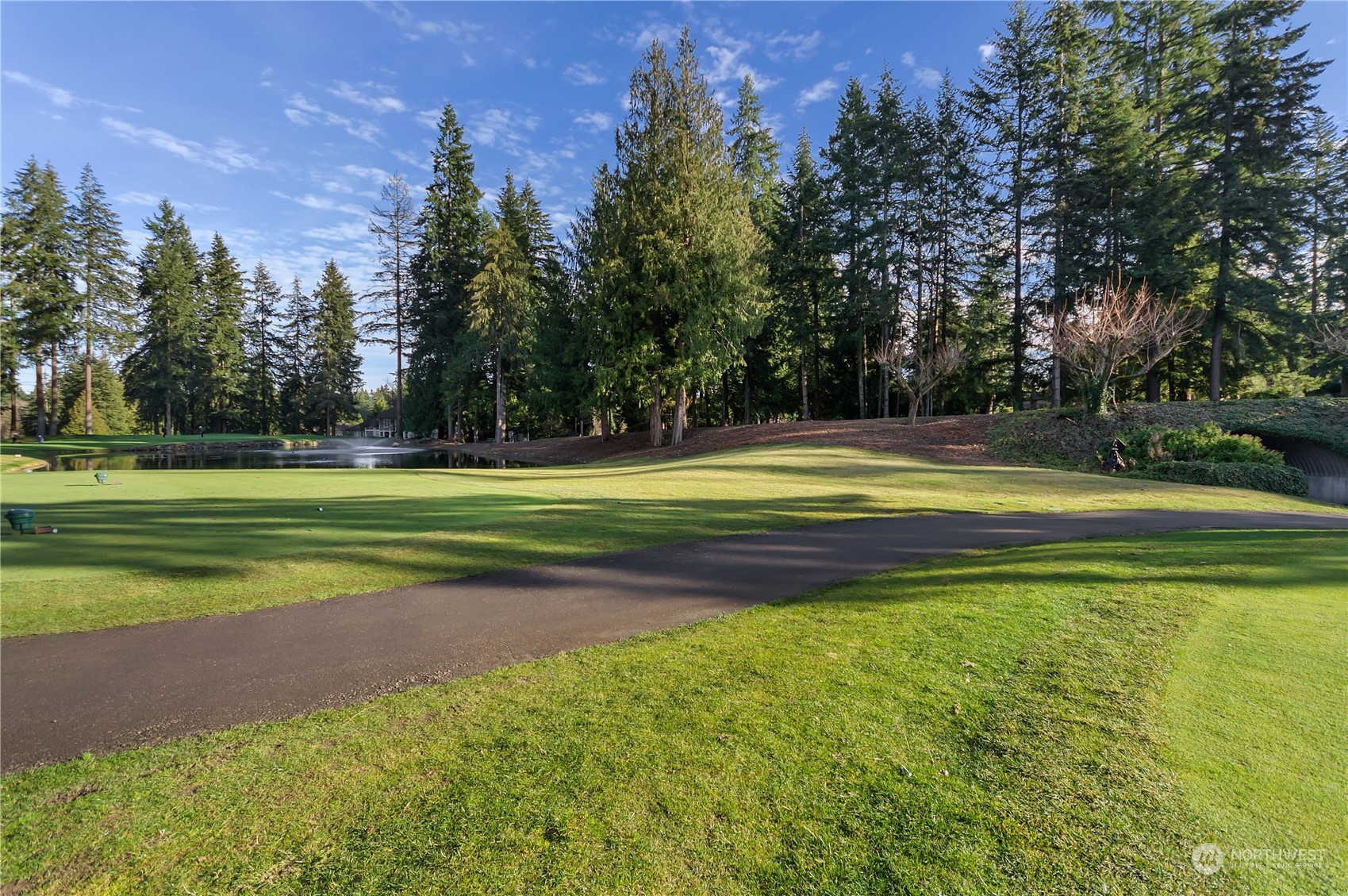 This Condo sits in Mill Creek Golf and Country club community with views of Golfing, beautiful walking trails and lots of stunning natural settings.  This is must see community